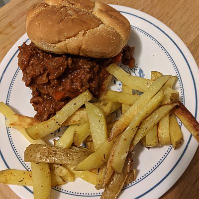 Sloppy Joes (with Bonus track: Oven Fries) | The Cookalong Podcast