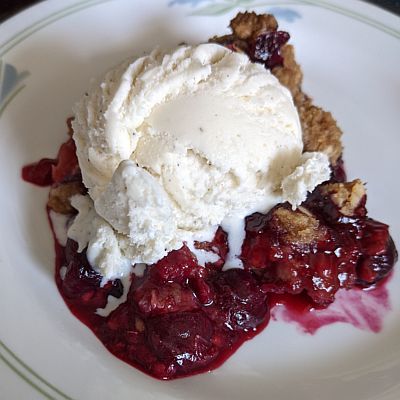Quick Berry Cobbler with Crunchy Oatmeal Topping | The Cookalong Podcast